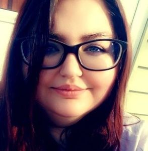 Meet your Posher, Chloe